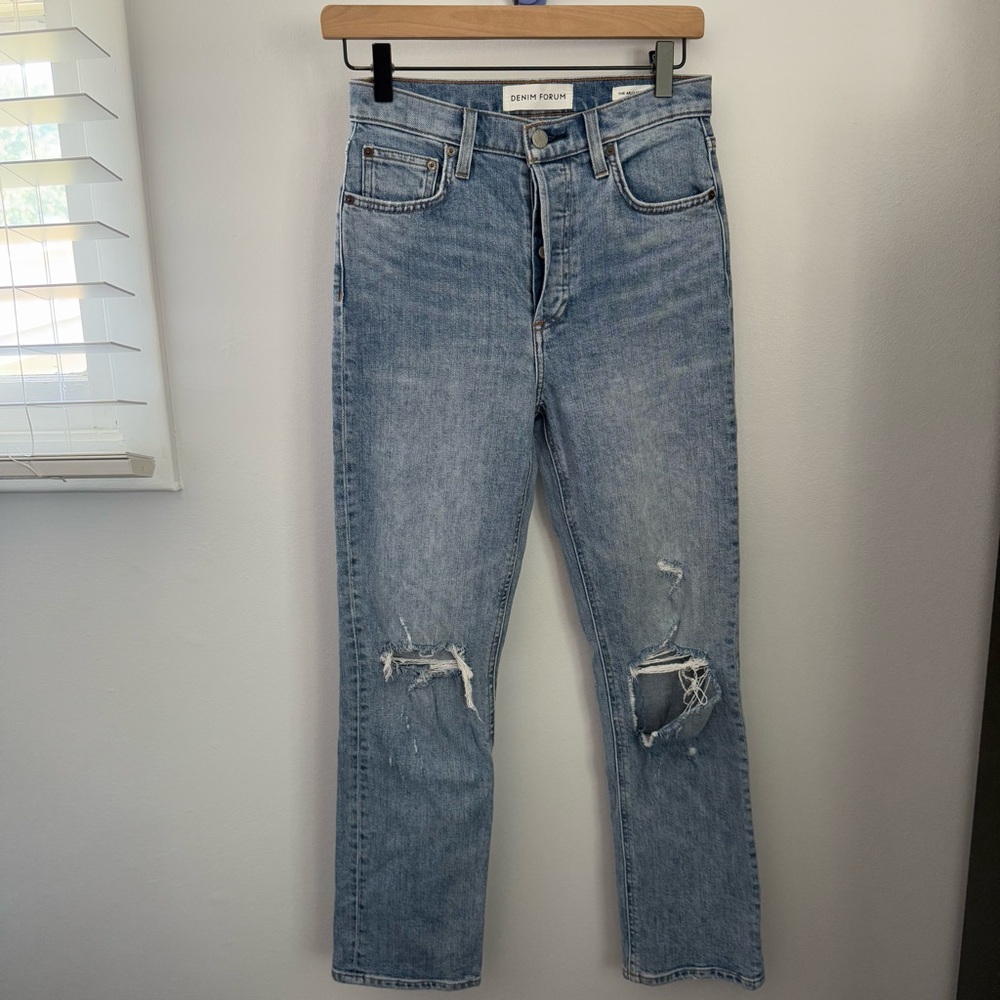 Aritzia Denim Forum 26 Arlo High Rise Straight‎ Jeans Distressed Organic Cotton